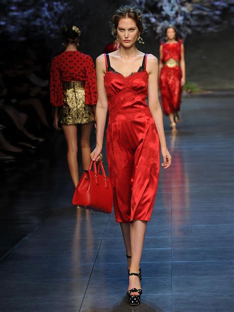 dolce gabbana red dress 2015